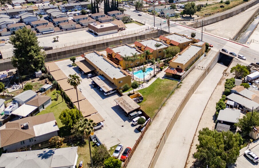4810 N Vincent Ave, Covina, CA à vendre - Photo de l’immeuble – Image 3 sur 7