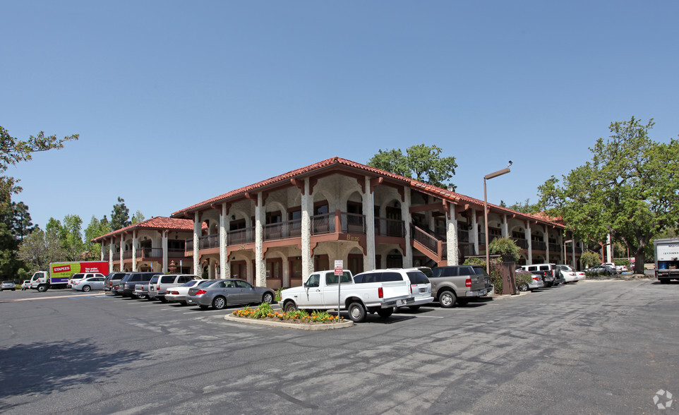 3625 E Thousand Oaks Blvd, Westlake Village, CA à louer - Photo de l’immeuble – Image 2 sur 6