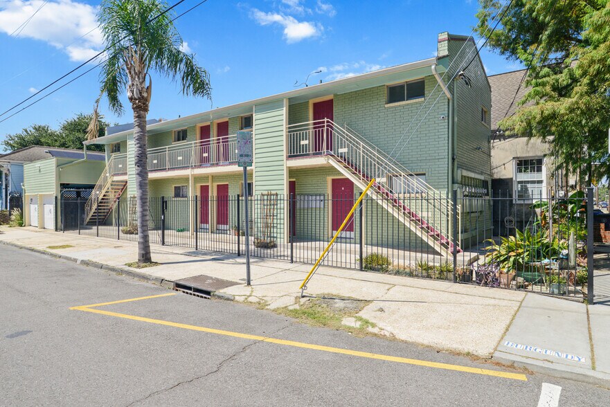 1835 Burgundy St, New Orleans, LA à vendre - Photo de l’immeuble – Image 2 sur 11