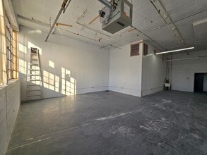 1717 Troutman St, Ridgewood, NY à louer Photo intérieure– Image 2 sur 5