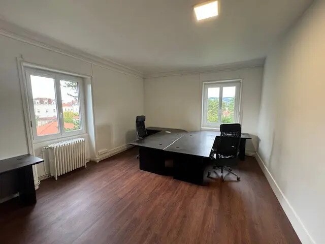 Bureau dans Saint-Chamond à louer - Photo de l’immeuble – Image 3 sur 8