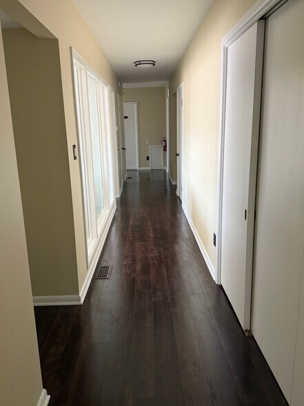 45280 Cass Ave, Utica, MI à louer - Photo de l’immeuble – Image 3 sur 5