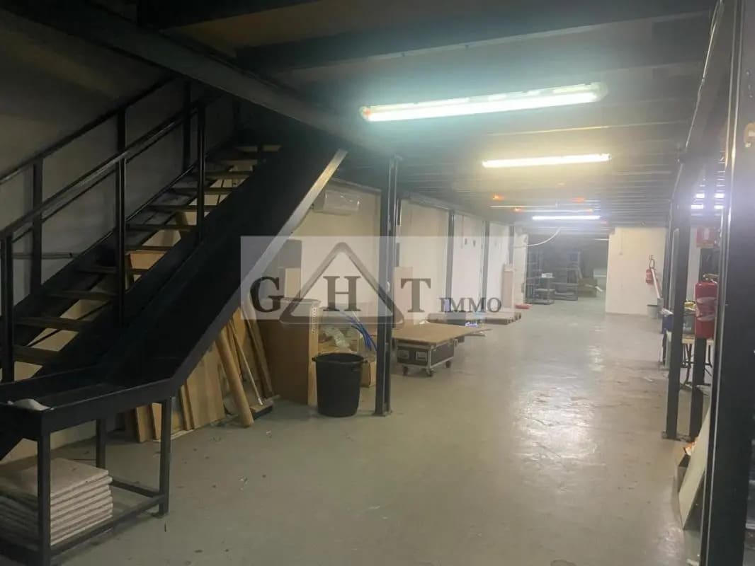 Industriel/Logistique dans Montreuil à louer Photo intérieure– Image 1 sur 5