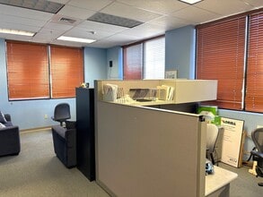 76 Halcyon Dr, Bristol, CT à louer Photo intérieure– Image 2 sur 7