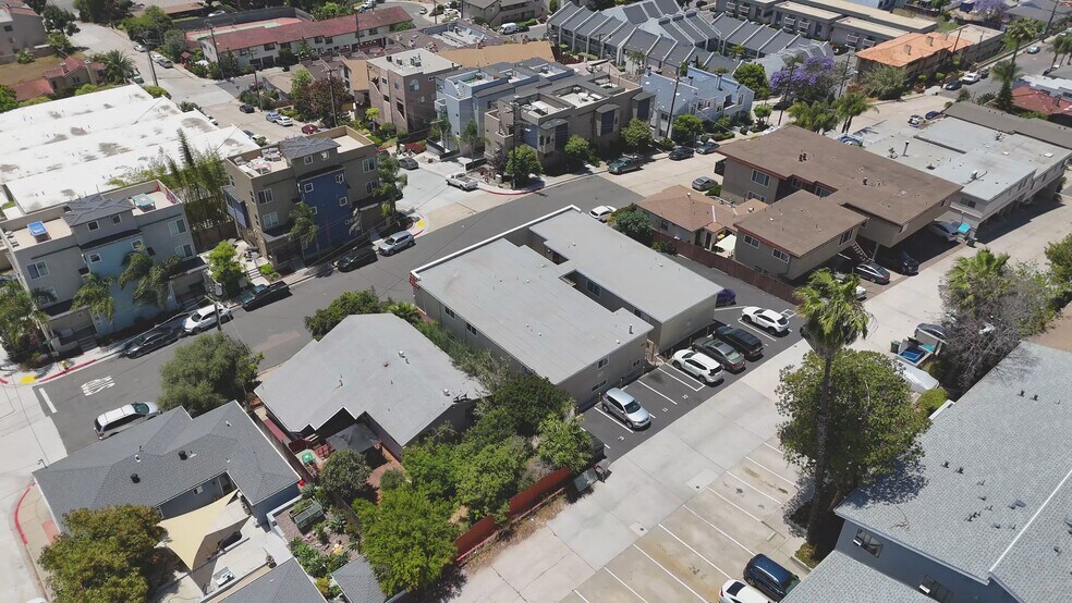 5844 Riley St, San Diego, CA à vendre - Vidéo sur l’annonce professionnelle – Image 2 sur 47