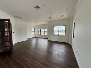 5781 Cape Harbour Dr, Cape Coral, FL à louer Photo intérieure– Image 1 sur 2
