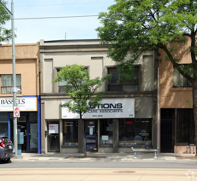 578-580 St Clair Ave W, Toronto, ON à vendre - Photo de l’immeuble – Image 3 sur 3
