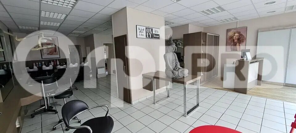 Local commercial dans Saint-Brieuc à louer - Photo de l’immeuble – Image 3 sur 3