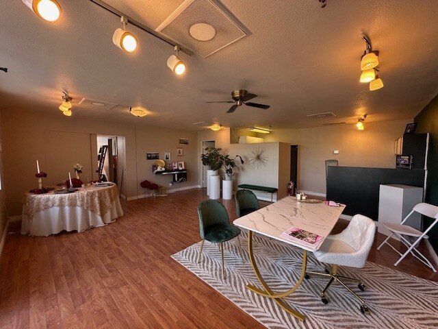 14173 Green Tree Blvd, Victorville, CA à louer Photo de l’immeuble– Image 1 sur 3