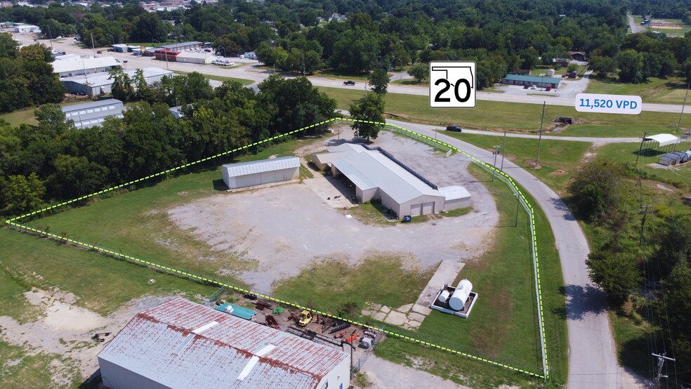 427 Maple st, Pryor, OK à louer - Photo de l’immeuble – Image 3 sur 11
