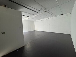 Plus de détails pour 7535 Enterprise Dr, Riviera Beach, FL - Industriel/Logistique à louer