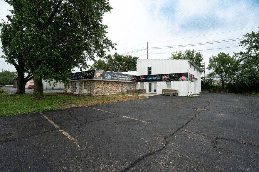 8135 E 30th St, Indianapolis, IN à louer - Photo de l’immeuble – Image 2 sur 19
