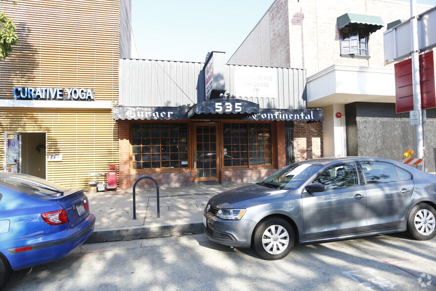 535 S Lake Ave, Pasadena, CA à vendre - Photo de l’immeuble – Image 3 sur 12