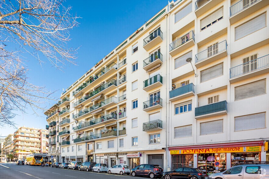 Local commercial dans Nice à louer - Photo de l’immeuble – Image 2 sur 3