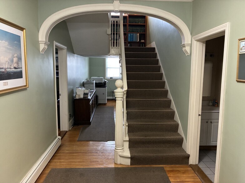 4 Lancaster Ter, Worcester, MA à vendre - Photo de l’immeuble – Image 3 sur 7