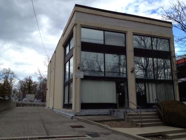 923-925 Northern Blvd, Great Neck, NY à louer - Photo de l’immeuble – Image 3 sur 3