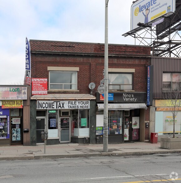 1656 Eglinton Ave W, Toronto, ON à louer - Photo de l’immeuble – Image 2 sur 4