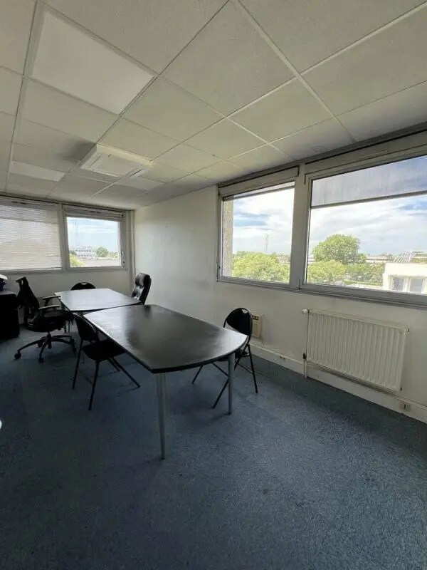 Plus de détails pour Bureau à vendre