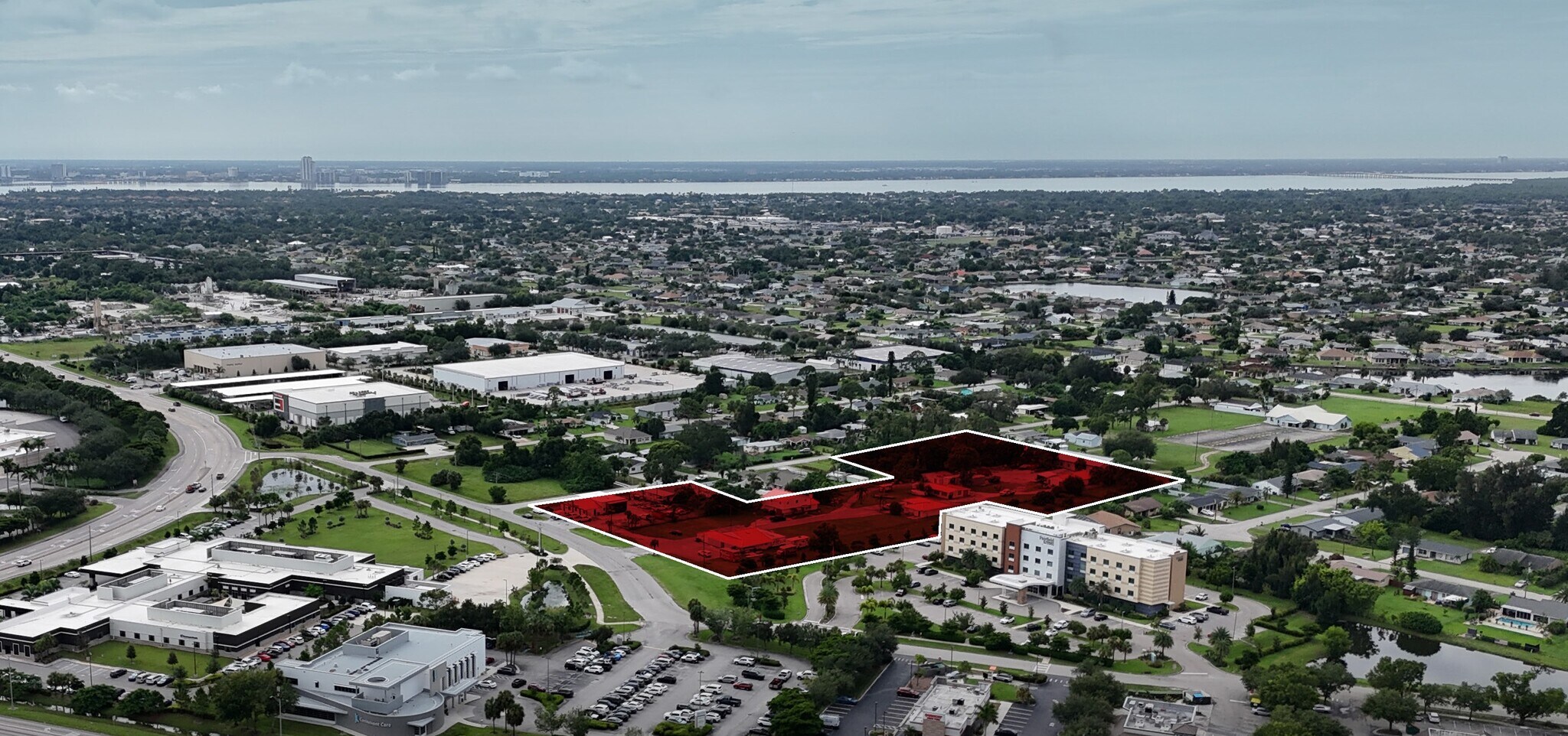 4.2 +/- Acres on Old Pondella Rd. portefeuille de 5 biens à vendre sur LoopNet.fr Photo principale– Image 1 sur 3