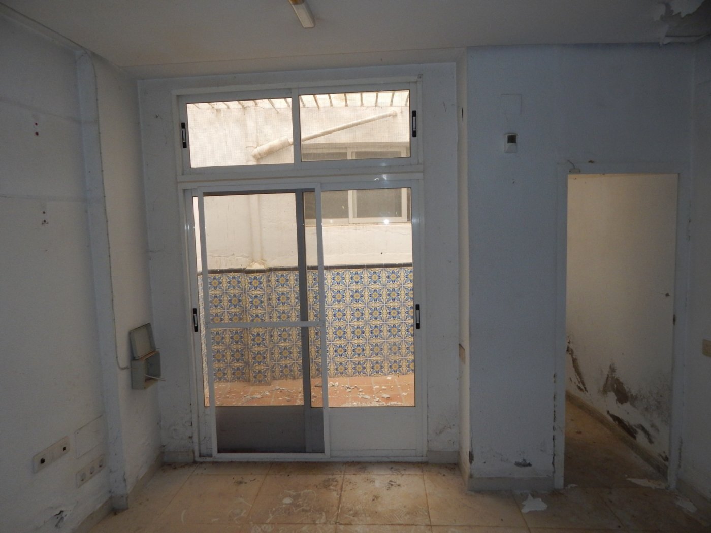 Local commercial dans València à vendre Photo de l’immeuble– Image 1 sur 12