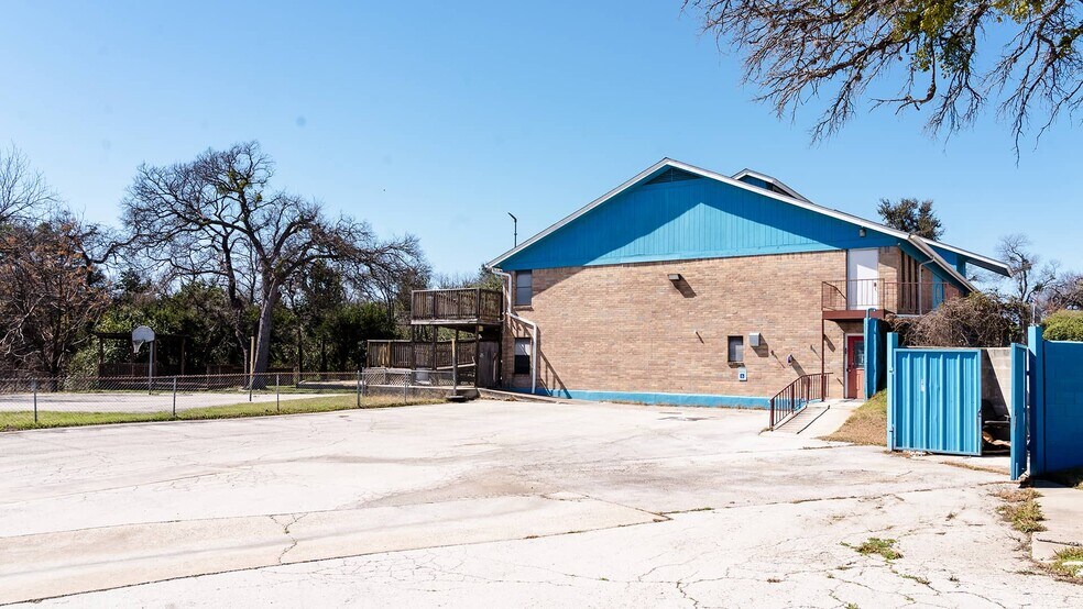 751 S Bell Blvd, Cedar Park, TX à vendre - Photo de l’immeuble – Image 3 sur 9