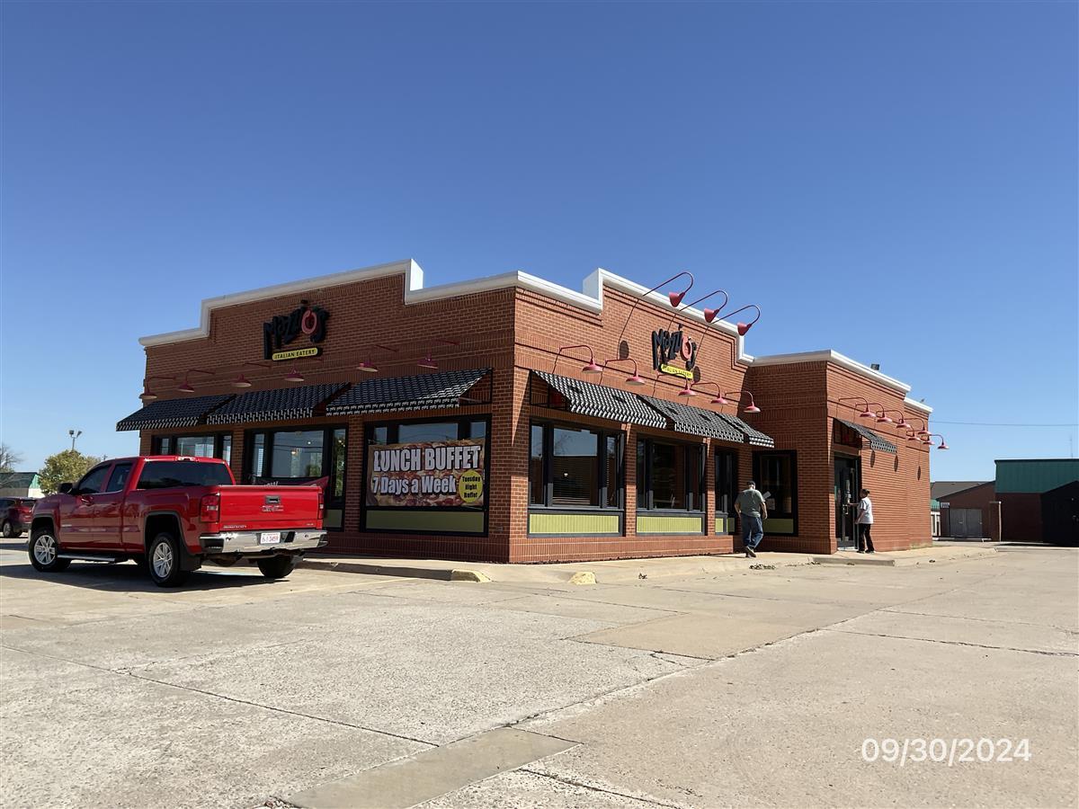 12112 N Pennsylvania Ave, Oklahoma City, OK à louer Photo principale– Image 1 sur 3
