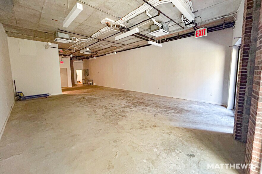 66 S 6th St, Brooklyn, NY à louer - Photo de l’immeuble – Image 3 sur 3