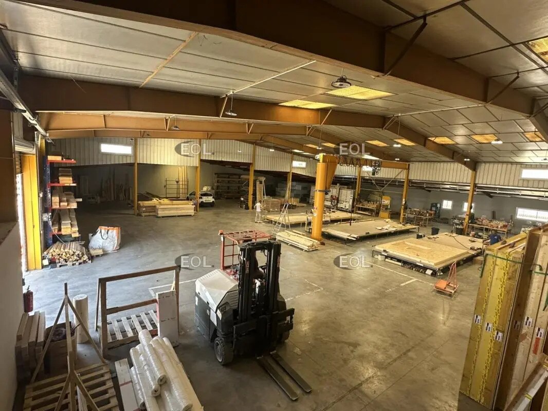 Local d’activités dans Miramas à louer Photo de l’immeuble– Image 1 sur 6