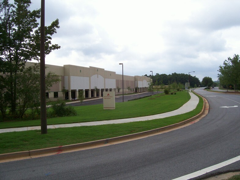 2021 Cedars Rd, Lawrenceville, GA à louer - Photo de l’immeuble – Image 2 sur 6
