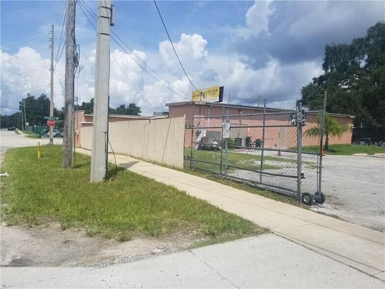 1877 S Orange Blossom Trl, Orlando, FL à vendre - Photo de l’immeuble – Image 2 sur 37