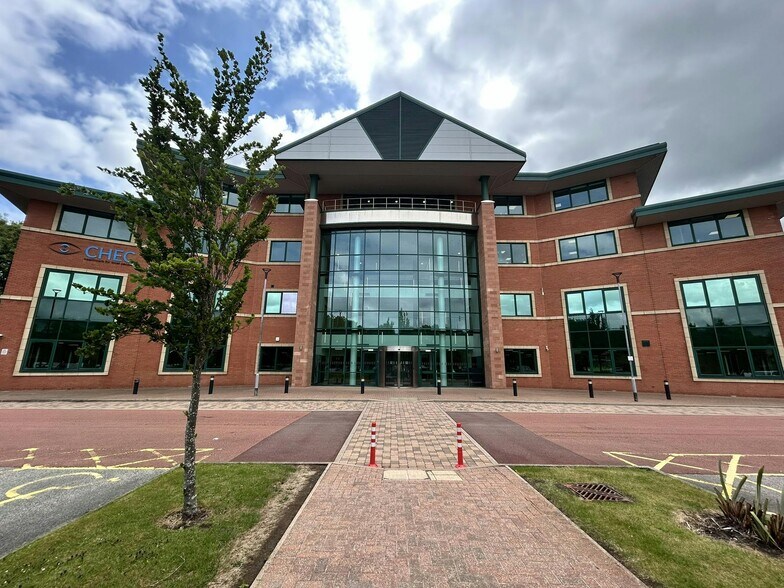 Lakeside Dr, Warrington à louer - Photo de l’immeuble – Image 1 sur 14