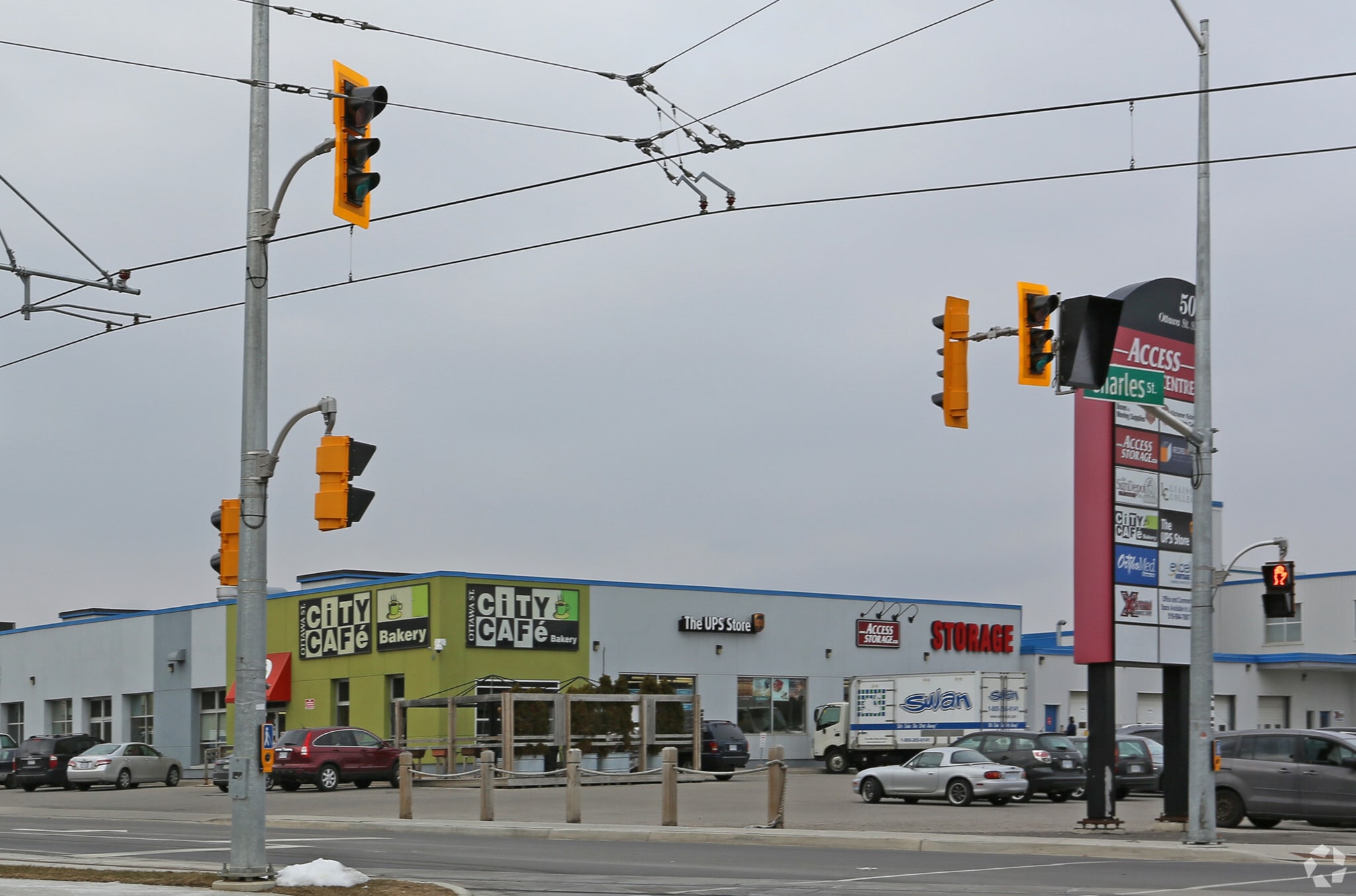 50 Ottawa St S, Kitchener, ON à louer Photo principale– Image 1 sur 8