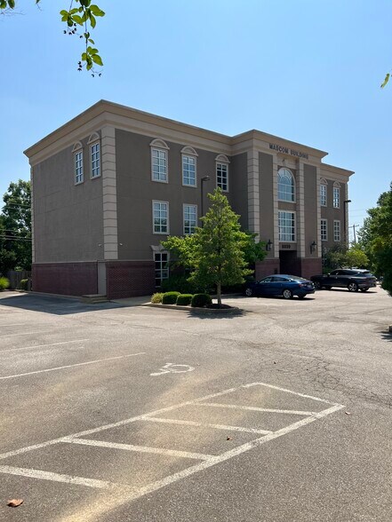 8039 Stage Hills Blvd, Bartlett, TN à louer - Photo de l’immeuble – Image 3 sur 5