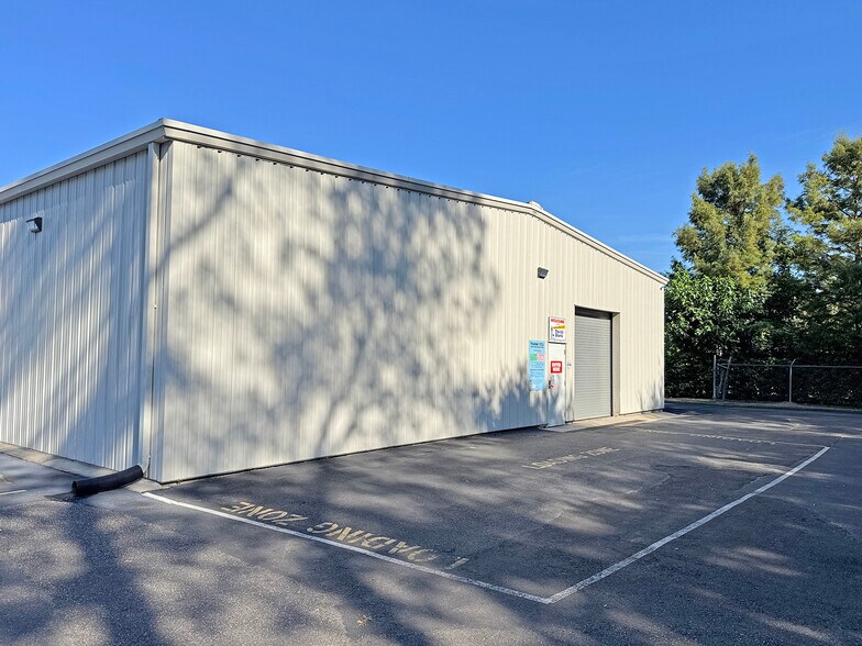 2809 & 2813 S Adams St portefeuille de 2 biens à vendre sur LoopNet.fr - Photo de l’immeuble – Image 3 sur 8