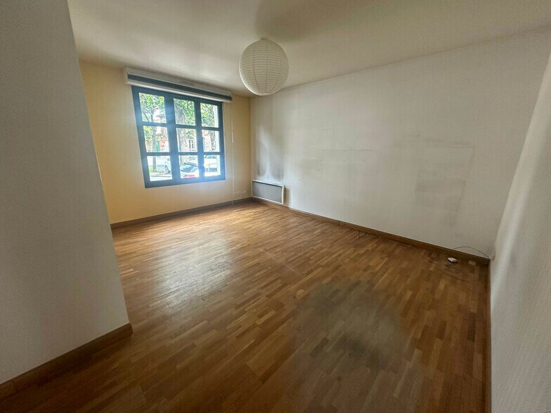 Bureau dans Reims à louer - Photo de l’immeuble – Image 3 sur 15