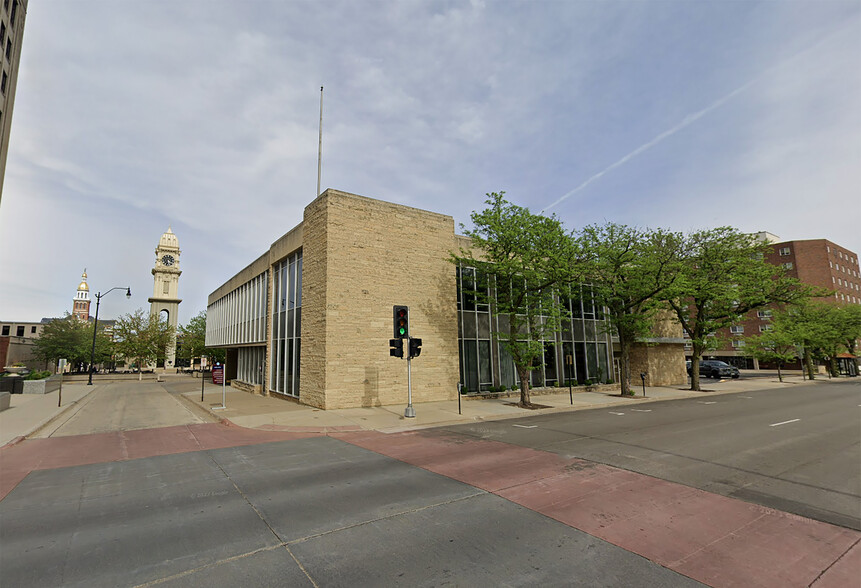 270 W 7th St, Dubuque, IA à vendre - Photo de l’immeuble – Image 2 sur 2