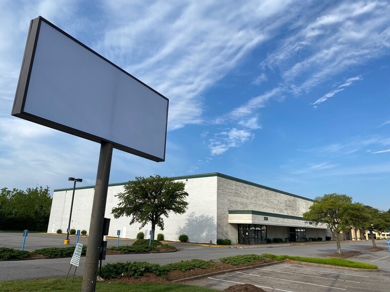 415 N Military Hwy, Norfolk, VA à louer - Photo de l’immeuble – Image 3 sur 3