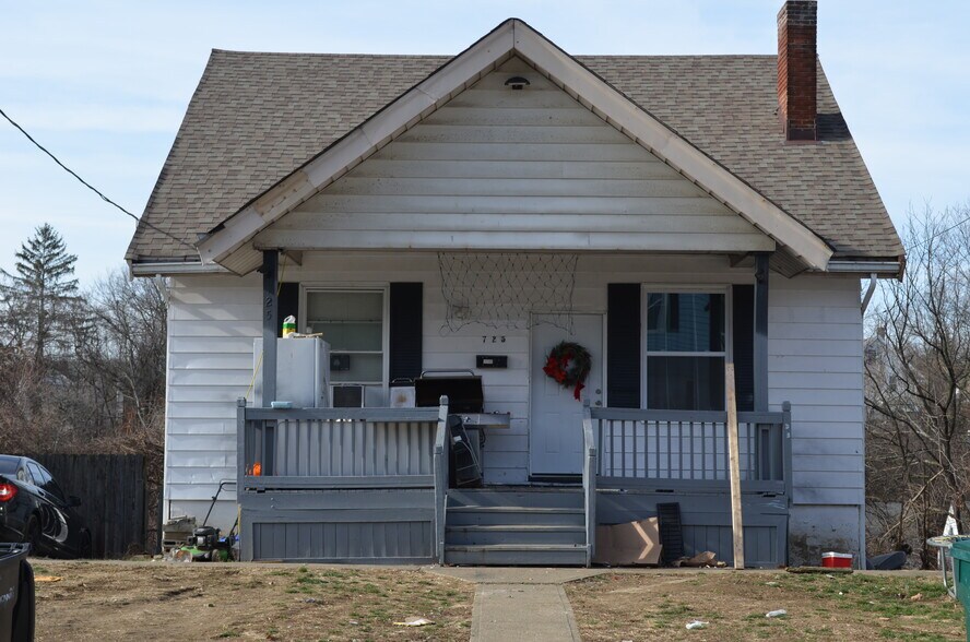 725 Woodlawn Ave, Cincinnati, OH à vendre - Photo principale – Image 1 sur 1