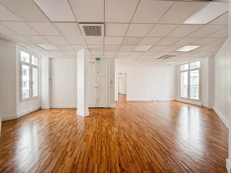 Bureau dans Paris à louer - Photo de l’immeuble – Image 2 sur 8