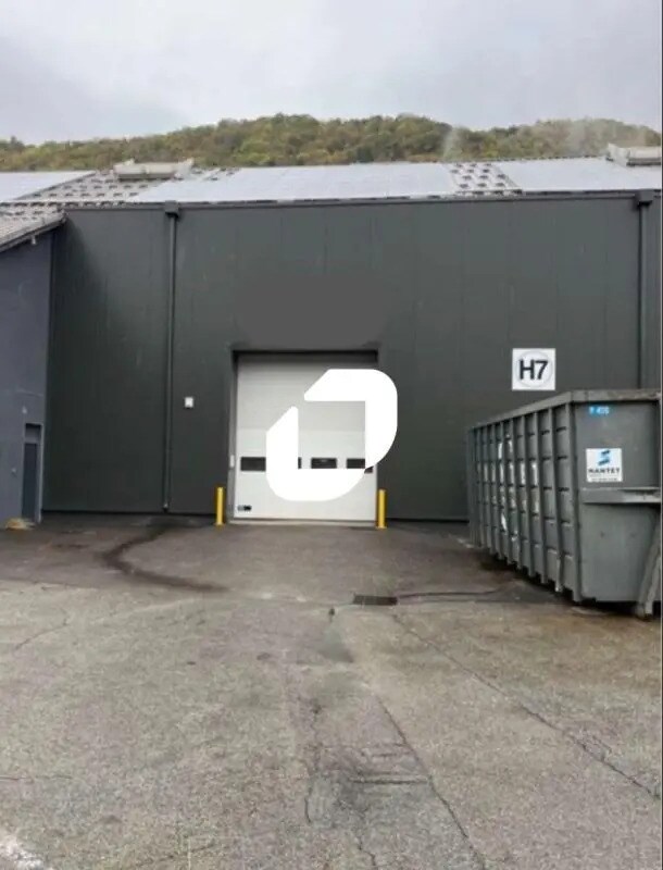 Plus de détails pour Local d'activités à louer