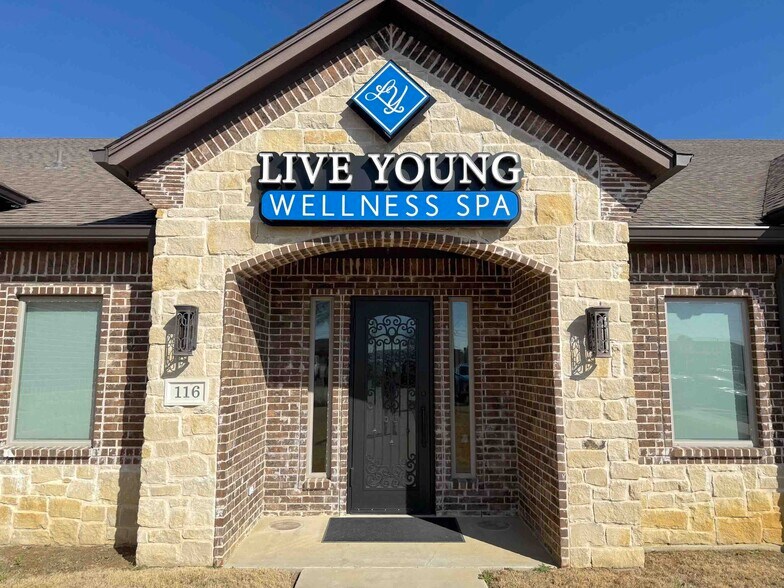 26875 US Highway 380 E, Aubrey, TX à louer - Photo de l’immeuble – Image 2 sur 5