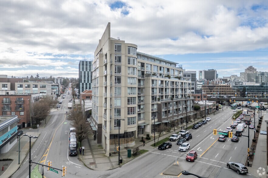 430 2nd Av W, Vancouver, BC à louer - Photo de l’immeuble – Image 1 sur 3