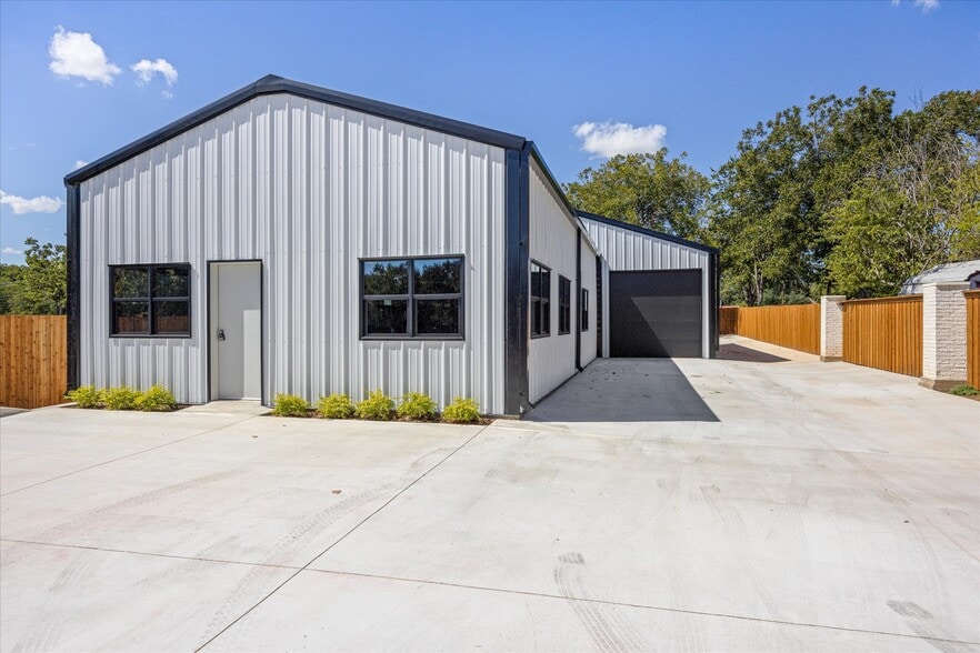 619 N Crockett St, Granbury, TX à vendre - Photo principale – Image 1 sur 29