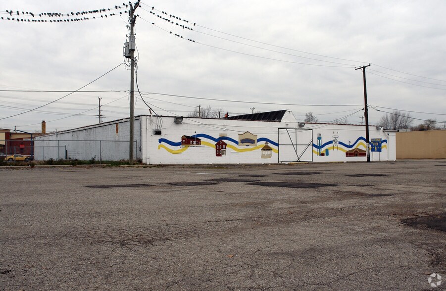 33042 Garfield Rd, Fraser, MI à vendre - Photo de l’immeuble – Image 3 sur 3