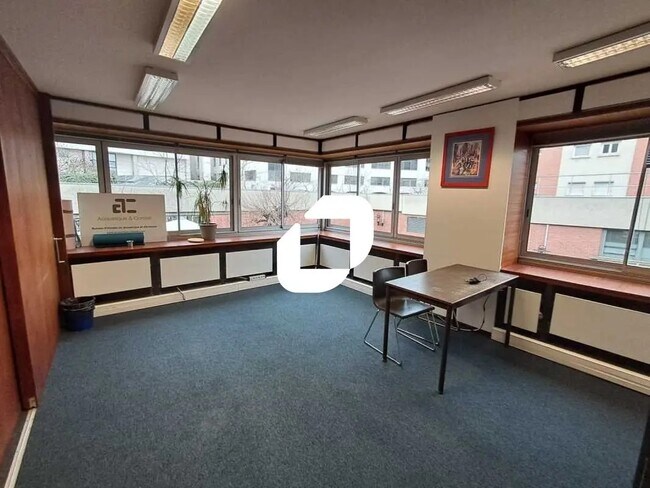 Plus de détails pour Bureau à louer