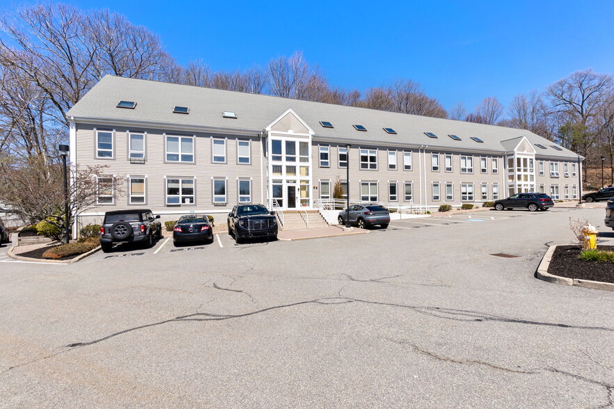 491 Maple St, Danvers, MA à vendre - Photo de l’immeuble – Image 2 sur 15