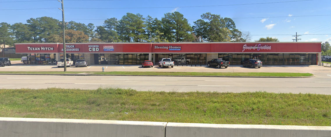 813-823 N I-45, Conroe, TX à louer Photo de l’immeuble– Image 1 sur 10