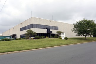 Plus de détails pour 40 Executive Ave, Edison, NJ - Industriel/Logistique à louer
