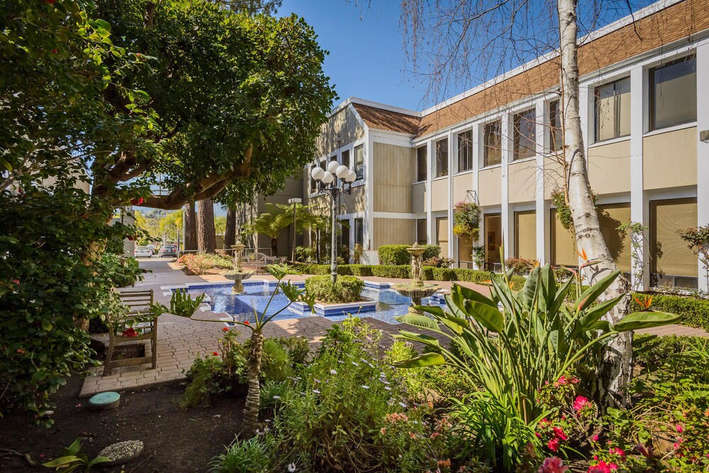 21 Tamal Vista Blvd, Corte Madera, CA à louer Photo principale– Image 1 sur 10