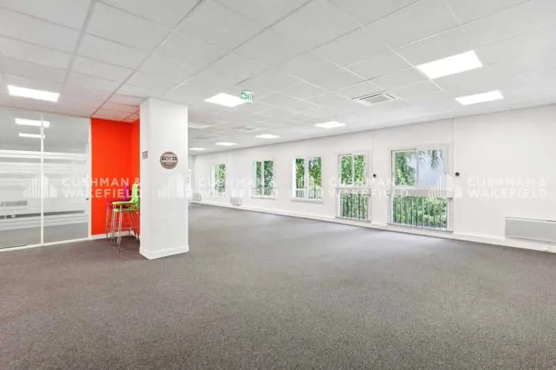 Bureau dans Levallois-Perret à louer - Photo de l’immeuble – Image 2 sur 11